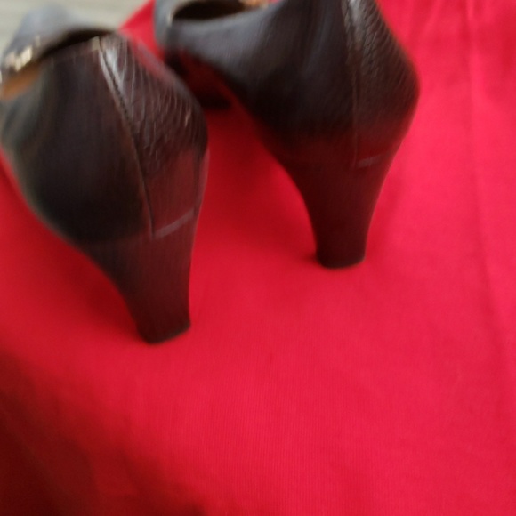 Ferragamo Brown low heeled pumps - Picture 2 of 5